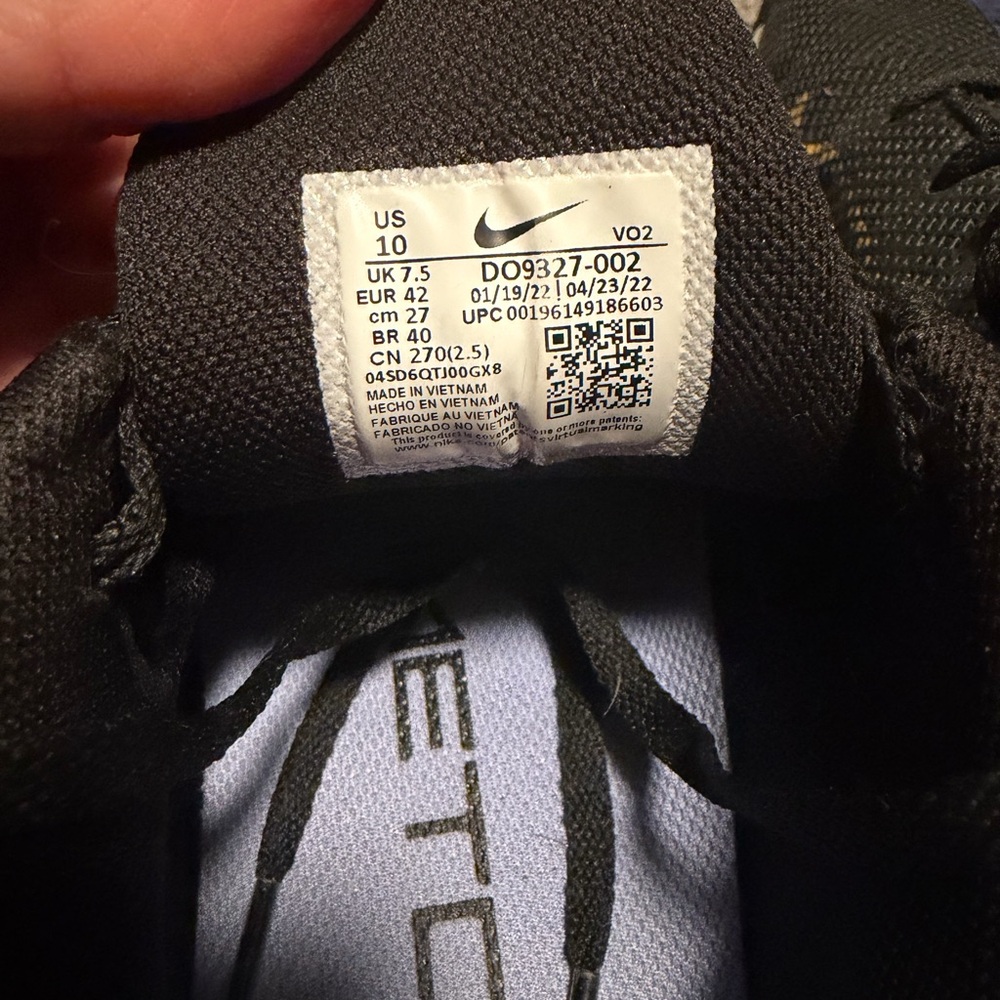 Nike Metcons - Picture 3 of 4